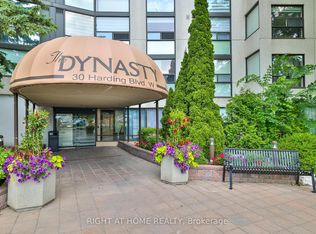 30 Harding Blvd W UNIT 802, Richmond Hill, ON L4C 1S8