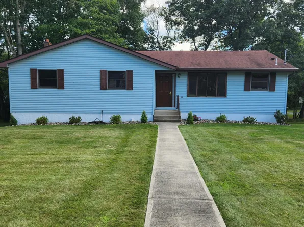 18 Terrace Dr, Mountain Top, PA 18707