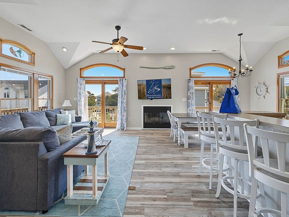 1st image of 750 Sea Horse Ct