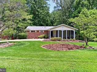 8644 Victoria Rd, Springfield, VA 22151