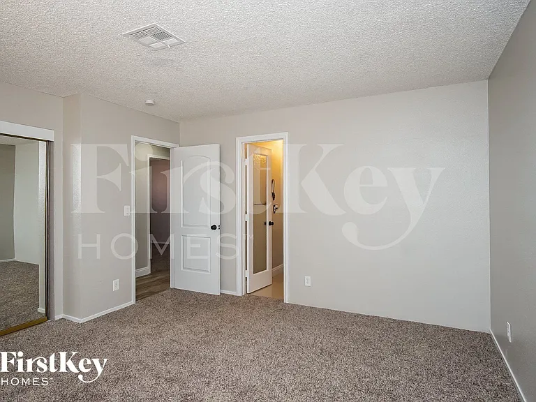 227 Autumn Ct — Photo 8