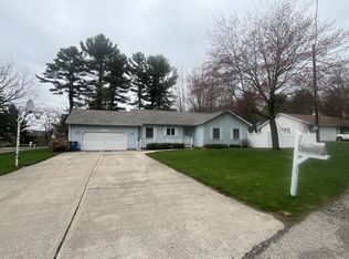 15656 Longview Ln, Spring Lake, MI 49456