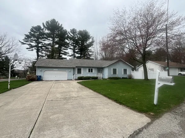15656 Longview Ln, Spring Lake, MI 49456
