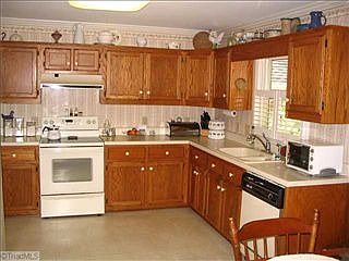 5th image of 2605 Mackinaw Dr
