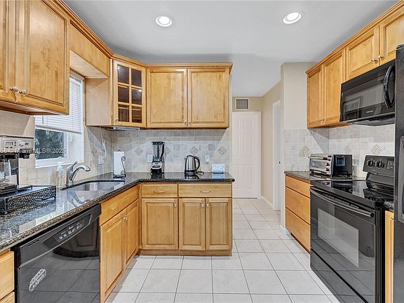 2nd image of 9921 Dominican Dr
