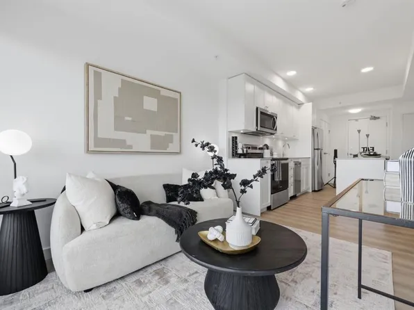 123 NE 4th St NE #1214, Calgary, AB T2E 8K3