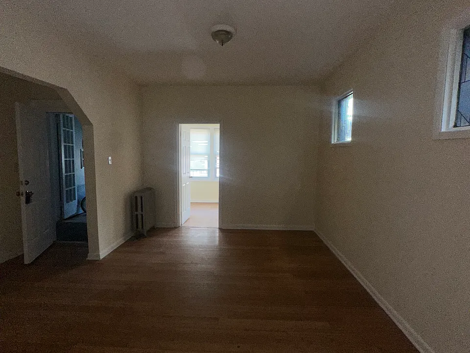 180 Bergen Ave #1