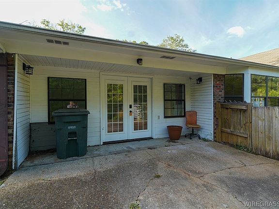 2nd image of 121 Lightfoot Dr