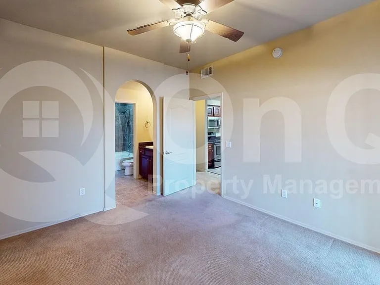 2550 E River Rd #5302 — Photo 8