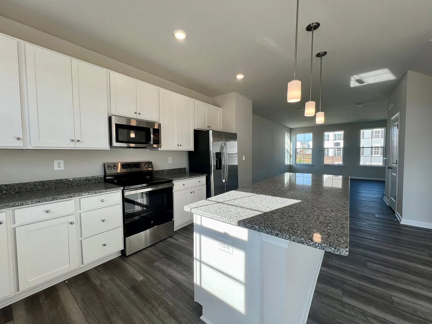 3 Beds, 2 Full/2 Half Bath Townhome in Charles Town, WV — Photo 4