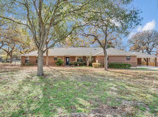242 Deer Ridge Dr, La Vernia, TX 78121