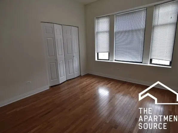 802 W Belmont Ave APT 3E, Chicago, IL 60657