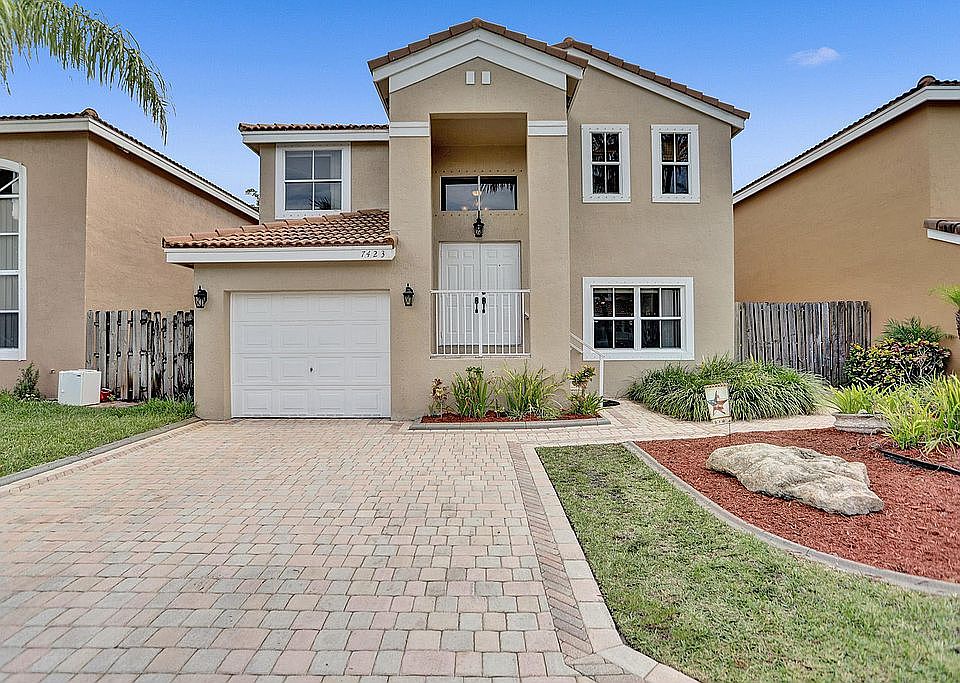 1st image of 7423 Viscaya Cir