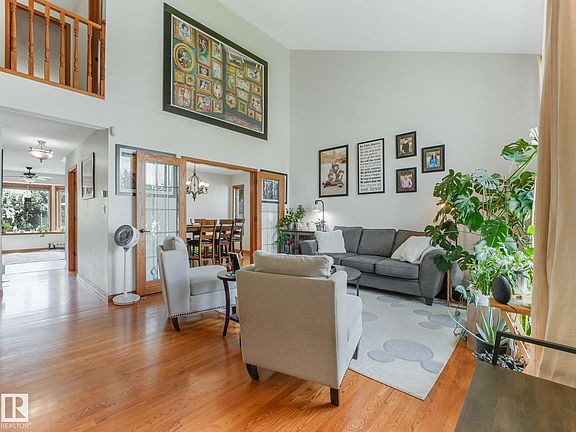 3rd image of 2824 37th St NW