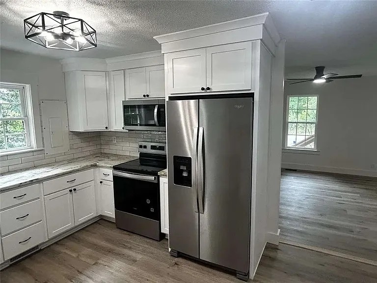 107 Ledbetter Ln — Photo 8