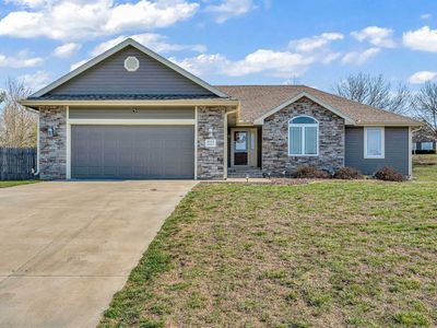 3717 Shadow Wood Ln, Manhattan, KS, 66503