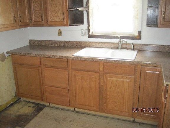 5th image of 1131 Jackson St
