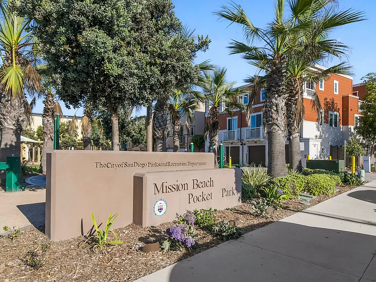 802 Santa Barbara Pl — Photo 35