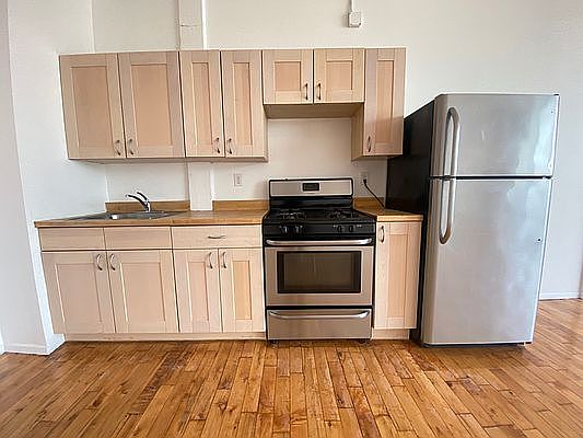 5th image of 47 Thames St APT 306