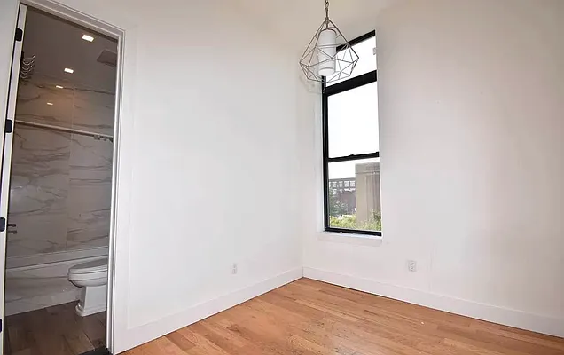 Rented by Reavis | media 7