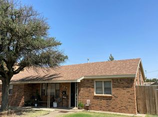 628 W Jackson St, Floydada, TX 79235