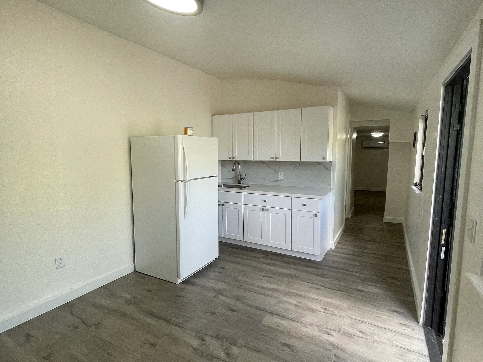 1 bed, 350 sqft, $1,700 — Photo 3