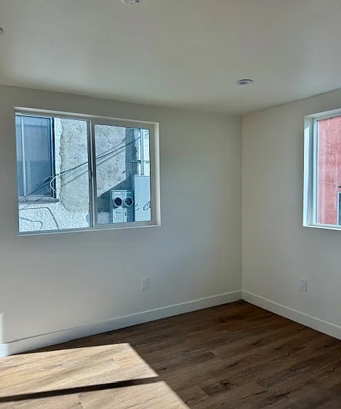 1069 Sentinel Ave #1/4 — Photo 8