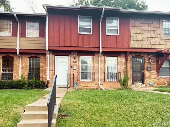 8864 Santa Bella Dr, Hazelwood, MO 63042
