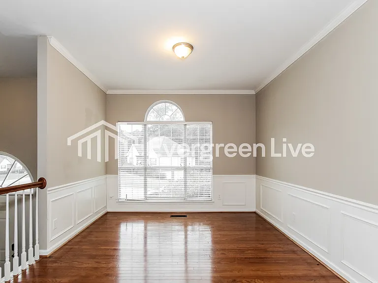 145 Hunter Hills Dr — Photo 4