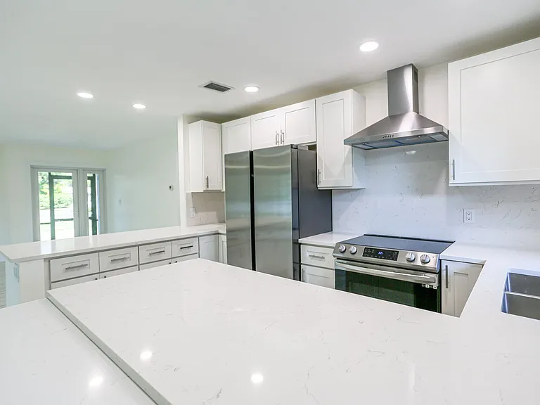 225 Georgetown Blvd — Photo 19