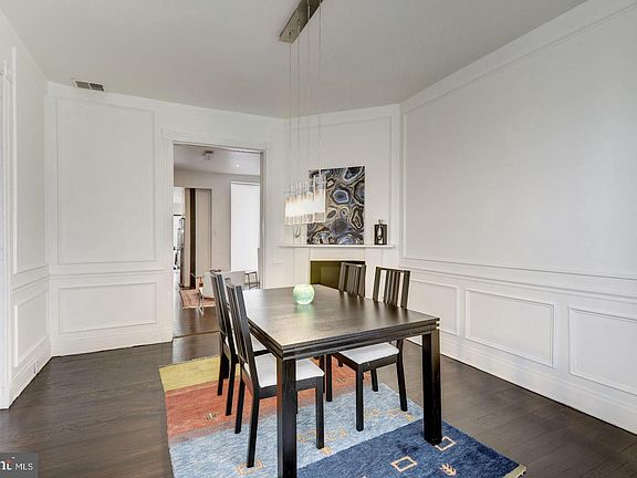5th image of 1957 3rd St NW