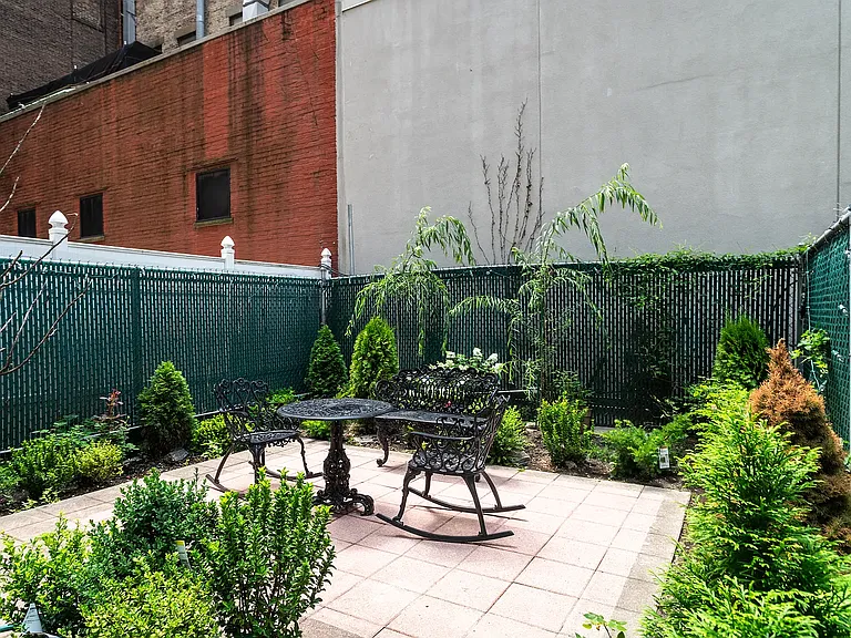 216 W 78th St #1E — Photo 1