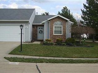 10697 Scottsdale Dr, Strongsville, OH 44136