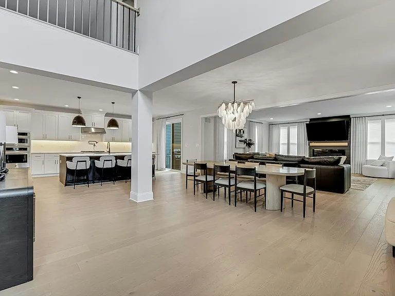 63 Samuel Way — Photo 9