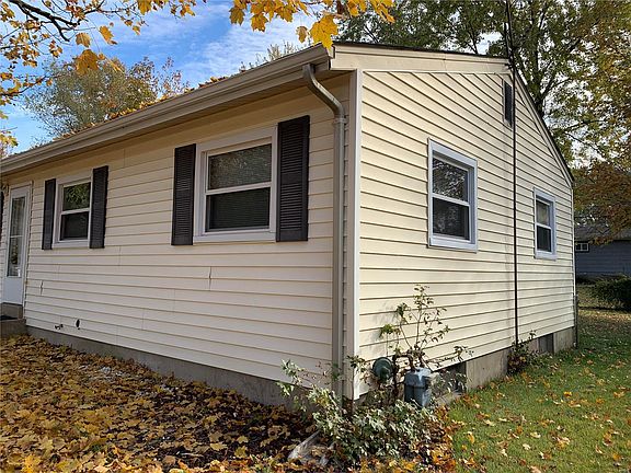 3rd image of 1430 Broadlawns Ln