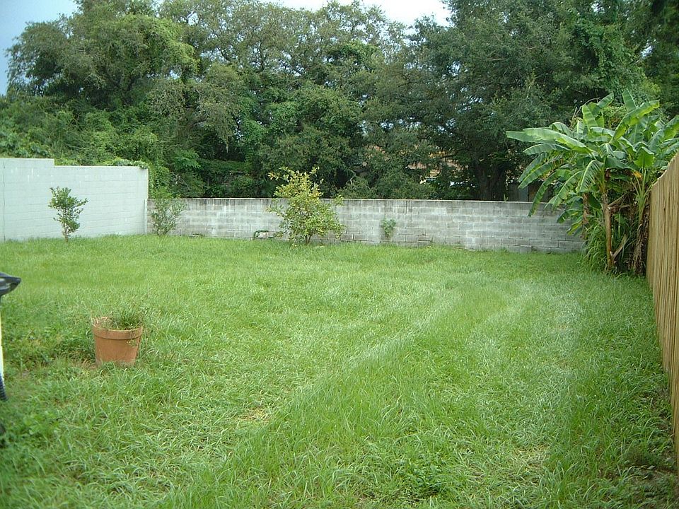 2nd image of 1014 W Rambla St