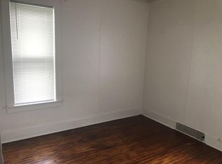 1372 Merryman St APT 1, Marinette, WI 54143