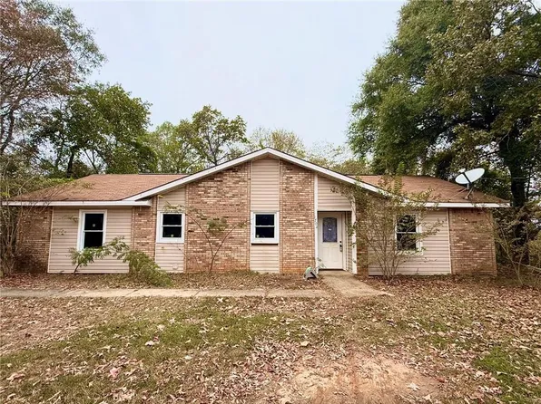 1704 11th Pl S, Phenix City, AL 36869