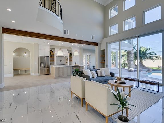3rd image of 3722 Caesars Cir