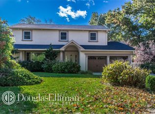 16 Michael Pl, Nesconset, NY 11767