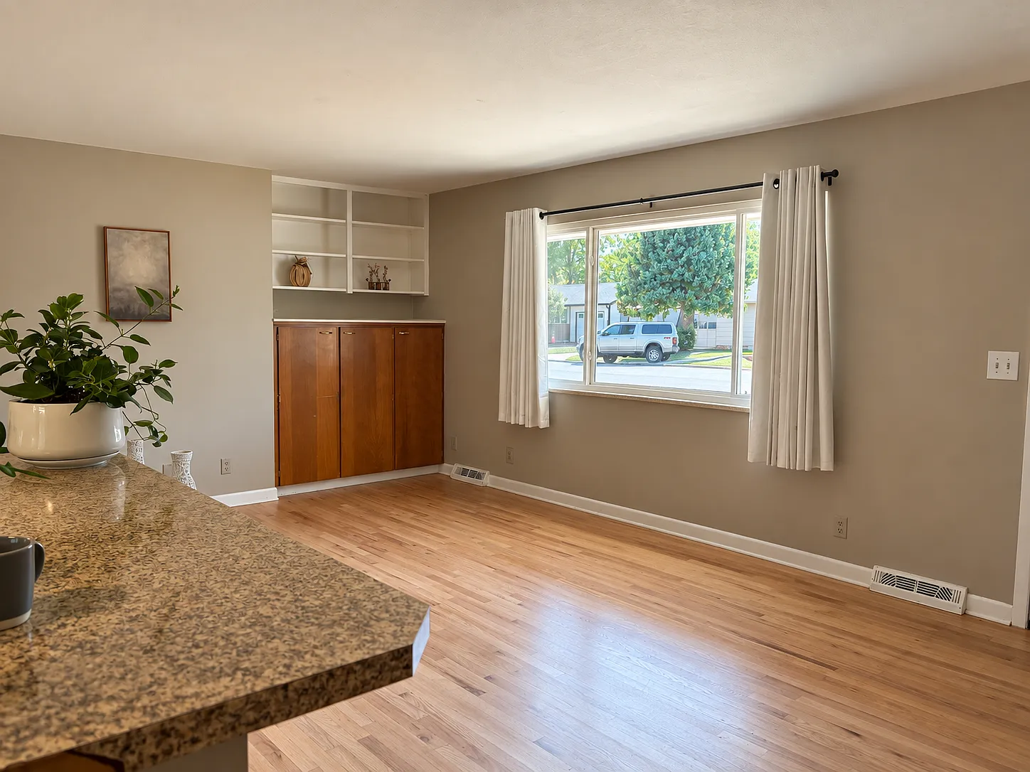 1508 Brentwood — Photo 3