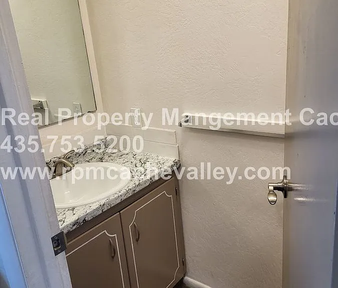 2662 N 370 E — Photo 10