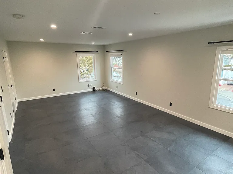 3028 Regent St — Photo 22