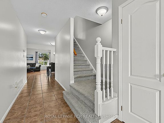 4th image of 68 Shephard Ave