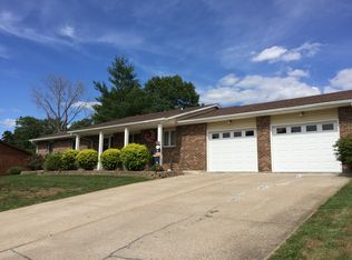 22 Sherwood Estates Dr, Hannibal, MO 63401