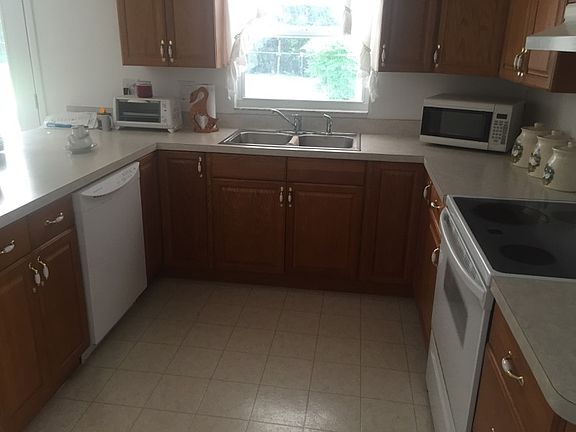 5th image of 18917 SW 13th Ave