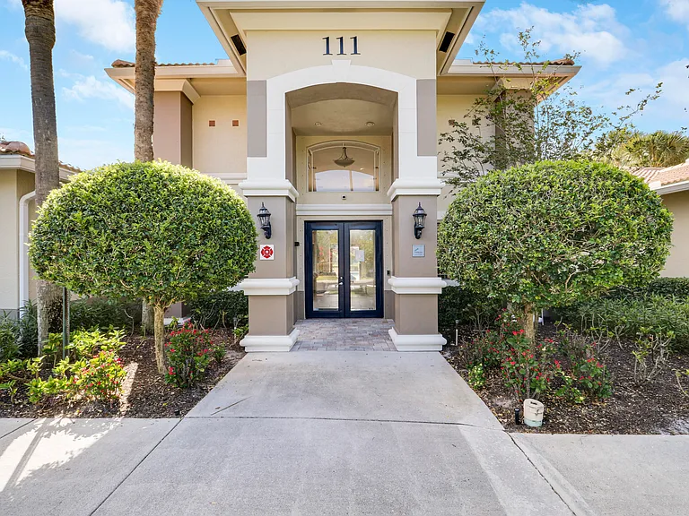 141 SW Palm Dr #306 — Photo 50