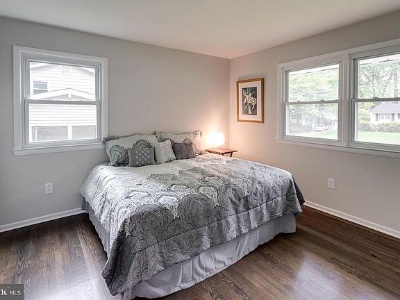 Master bedroom on main floor with ensuite bathroom