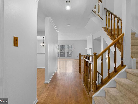 3rd image of 41 Main St