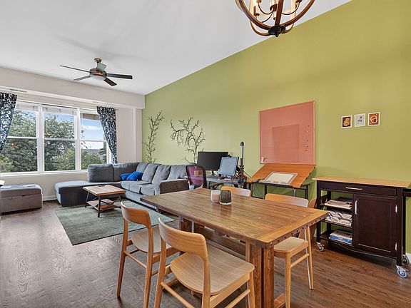 5th image of 2510 W Irving Park Rd Unit 303